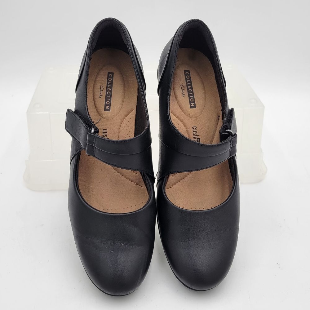 Clarks Black Leather Mary Janes Soft Cushion Insole 2" Heel Size 7.5 Few Scuff